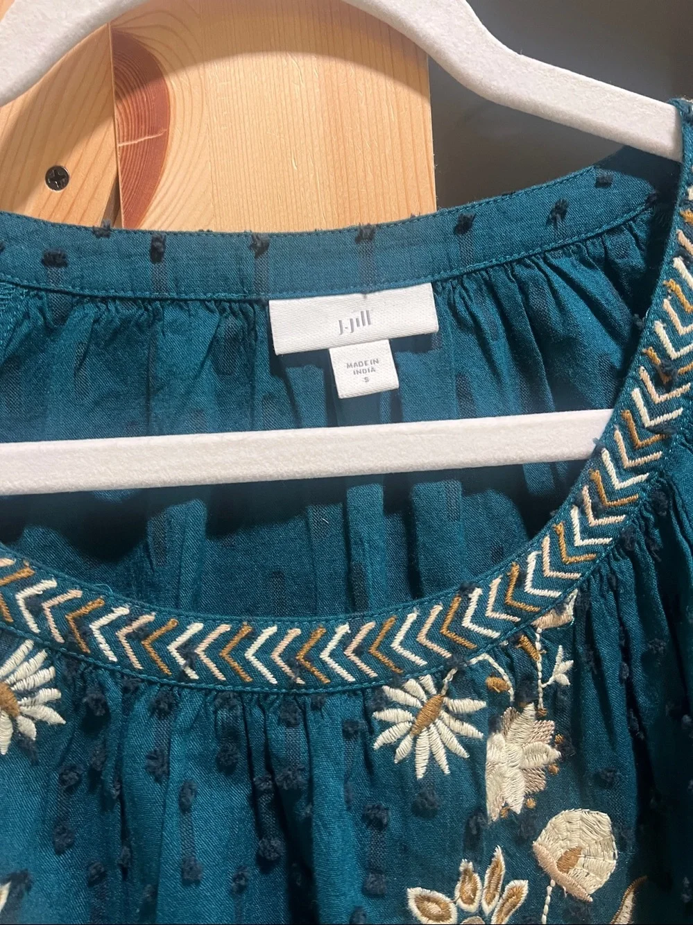 J. Jill Teal Tunic with Cream Floral Embroidery size small - Picture 2 of 9